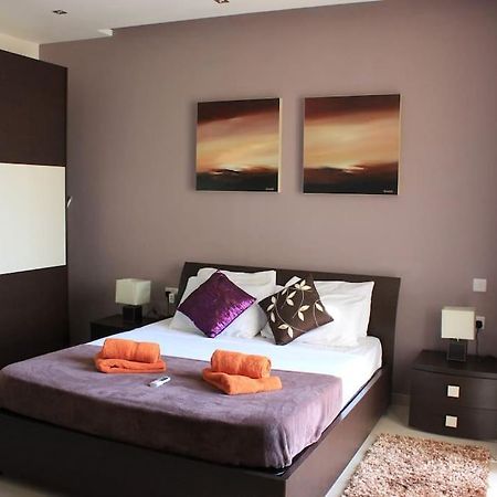 Sunny 2 Bedroom, 2 Bathrooms, Seaside Apt. Слима Экстерьер фото