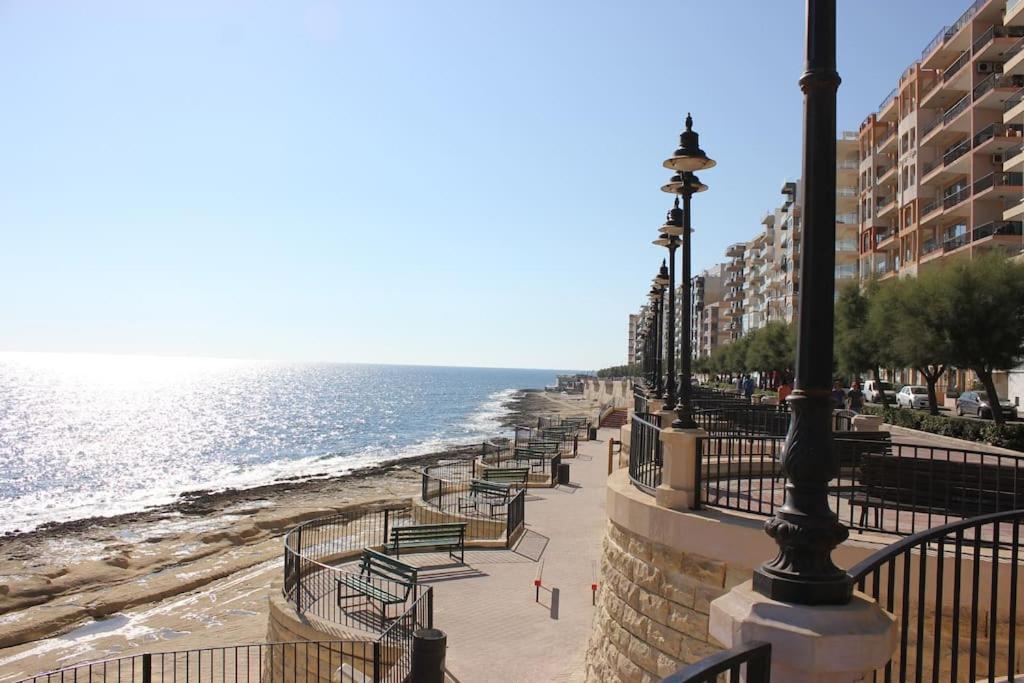 Sunny 2 Bedroom, 2 Bathrooms, Seaside Apt. Слима Экстерьер фото