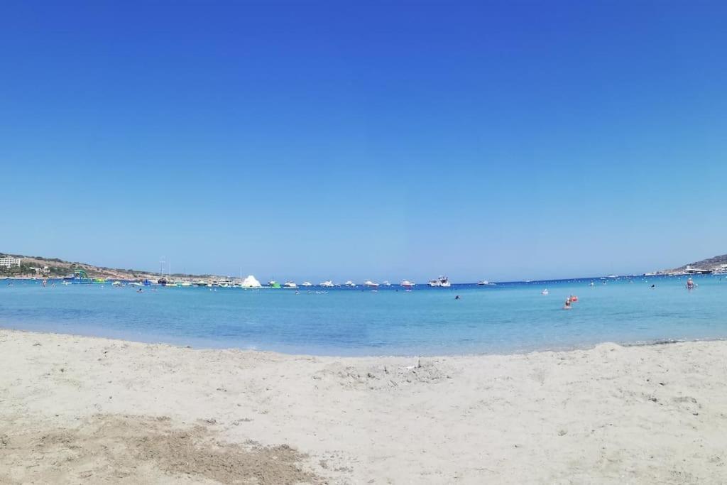 Sunny 2 Bedroom, 2 Bathrooms, Seaside Apt. Слима Экстерьер фото