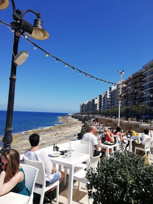 Sunny 2 Bedroom, 2 Bathrooms, Seaside Apt. Слима Экстерьер фото